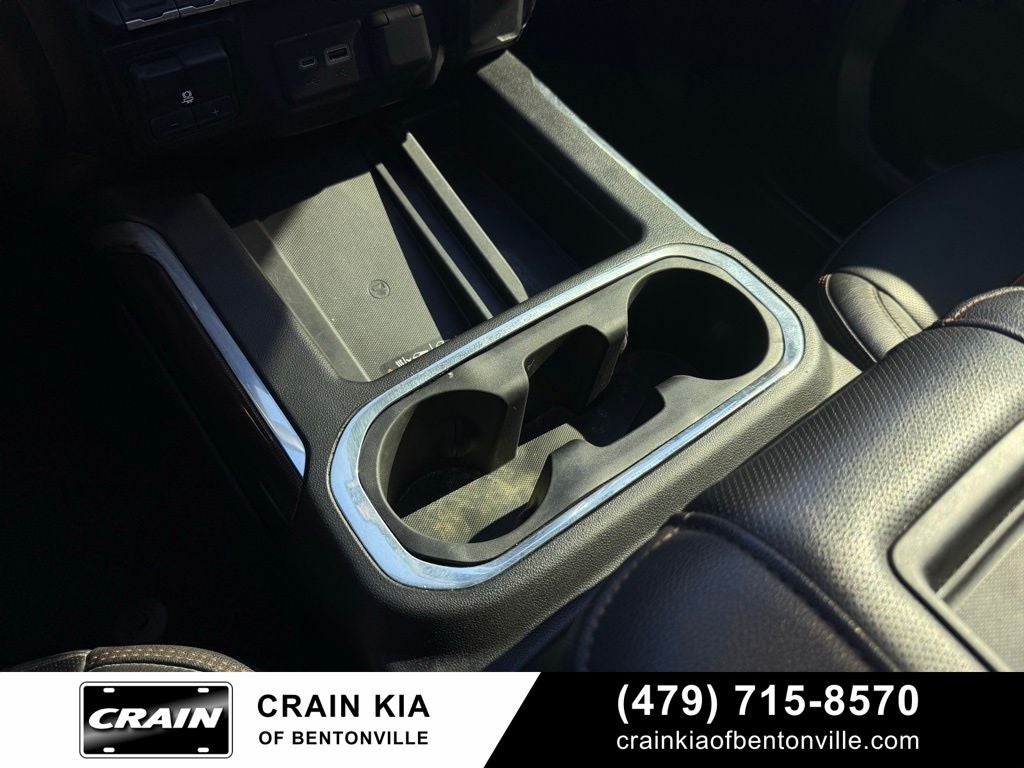 2022 GMC Sierra 2500HD AT4 - 4WD / SUNROOF / CLEAN CARFAX