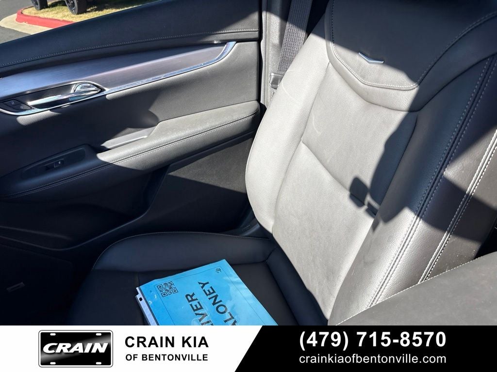 2024 Cadillac XT6 Luxury - AWD / PANORAMIC SUNROOF / CLEAN CARFAX