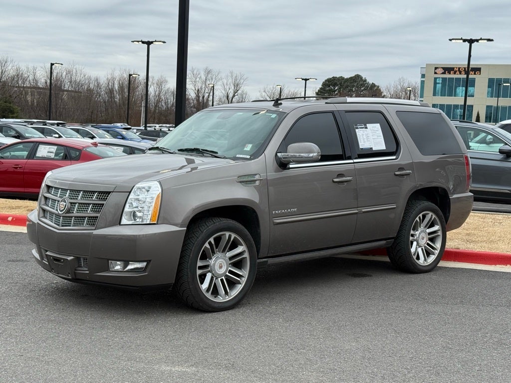 2014 Cadillac Escalade Premium - AWD / CLEAN CARFAX / VERY LOW MILES!