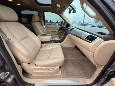 2014 Cadillac Escalade Premium - AWD / CLEAN CARFAX / VERY LOW MILES!