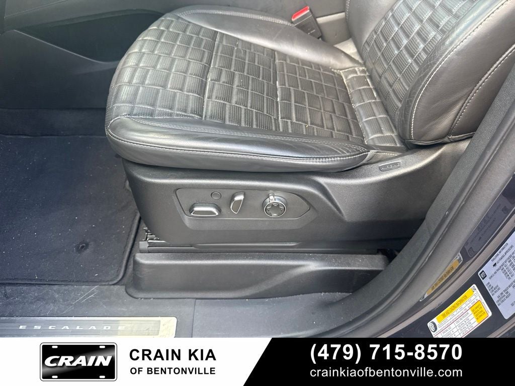 2023 Cadillac Escalade Sport Platinum Onyx - 4WD / PANORAMIC SUNROOF / CLEAN CARFAX