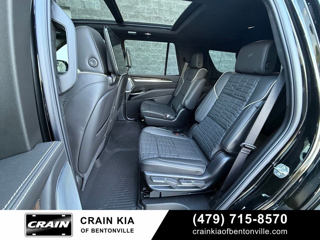 2026 Cadillac Escalade Platinum Sport - 4WD / PANORAMIC SUNROOF / CLEAN CARFAX