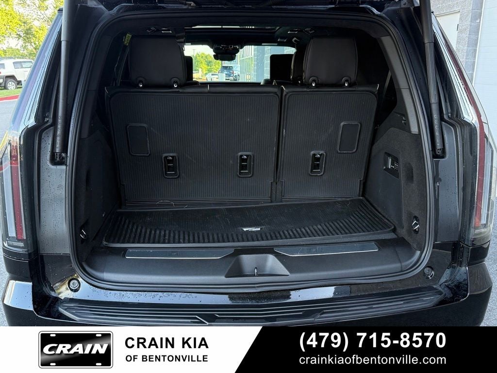 2026 Cadillac Escalade Platinum Sport - 4WD / PANORAMIC SUNROOF / CLEAN CARFAX