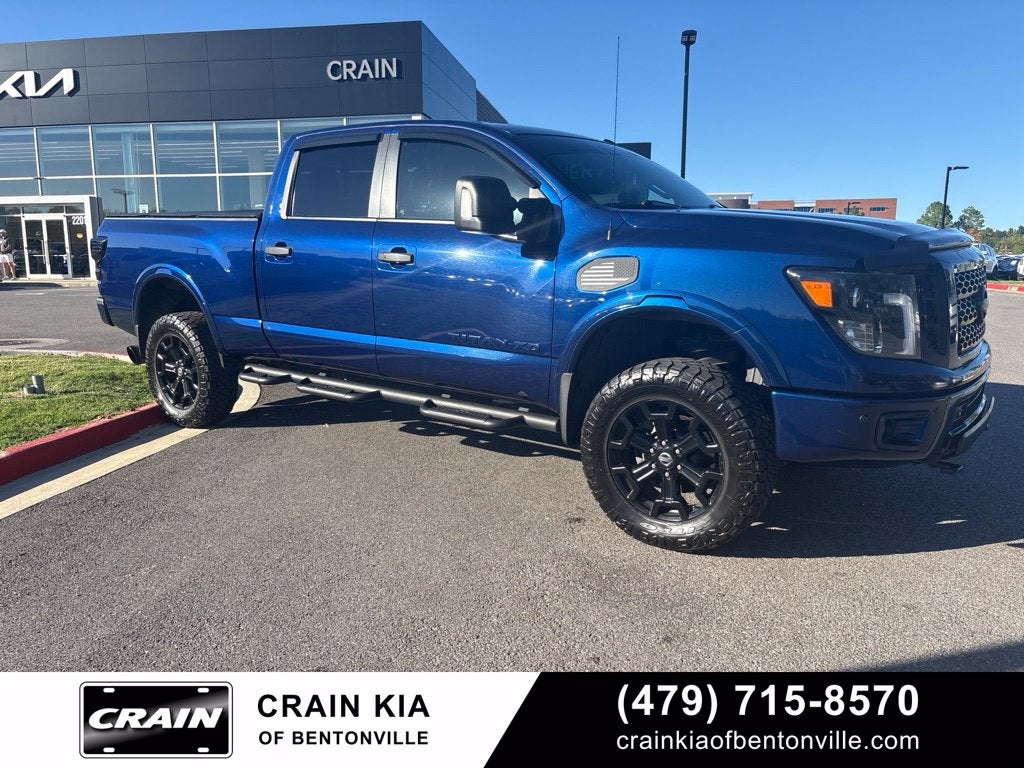 2017 Nissan Titan XD PRO-4X - 4WD / CLEAN CARFAX