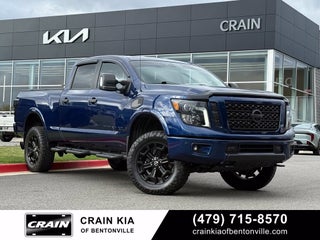 2017 Nissan Titan XD PRO-4X - 4WD / CLEAN CARFAX