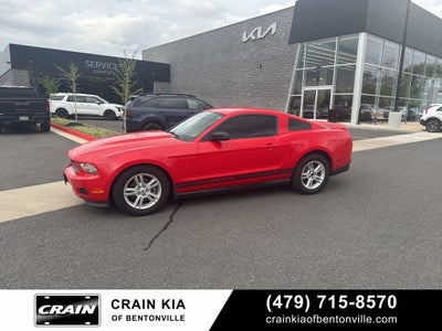 2011 Ford Mustang V6 - CLEAN CARFAX