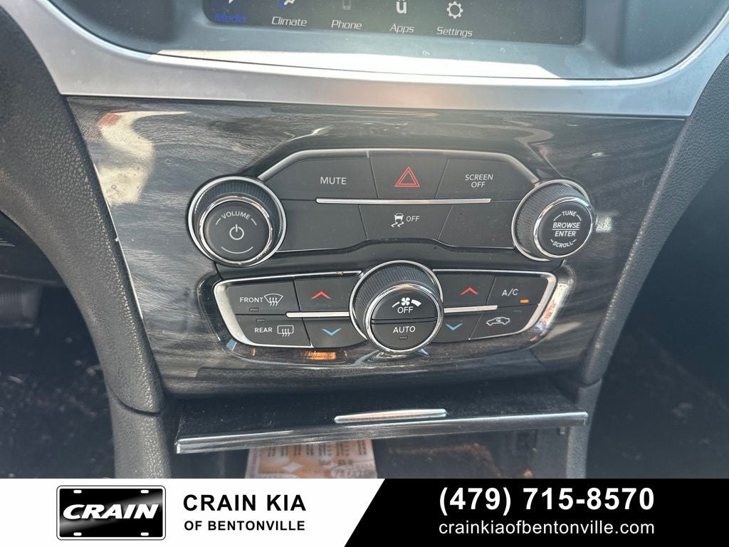 2022 Chrysler 300 Touring - CLEAN CARFAX / ONE OWNER