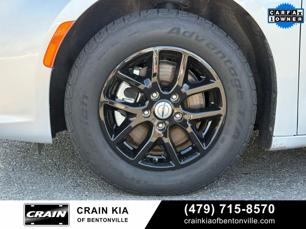 2024 Chrysler Pacifica Touring L - CLEAN CARFAX / ONE OWNER