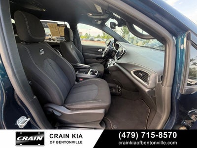 2021 Chrysler Pacifica Touring - CARFAX ONE OWNER