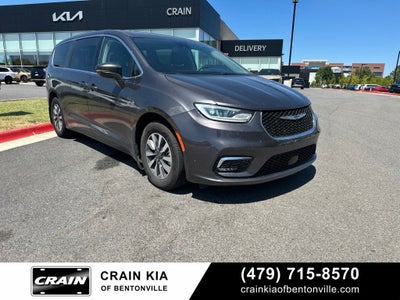 2022 Chrysler Pacifica Hybrid Touring L - CLEAN CARFAX / ONE OWNER