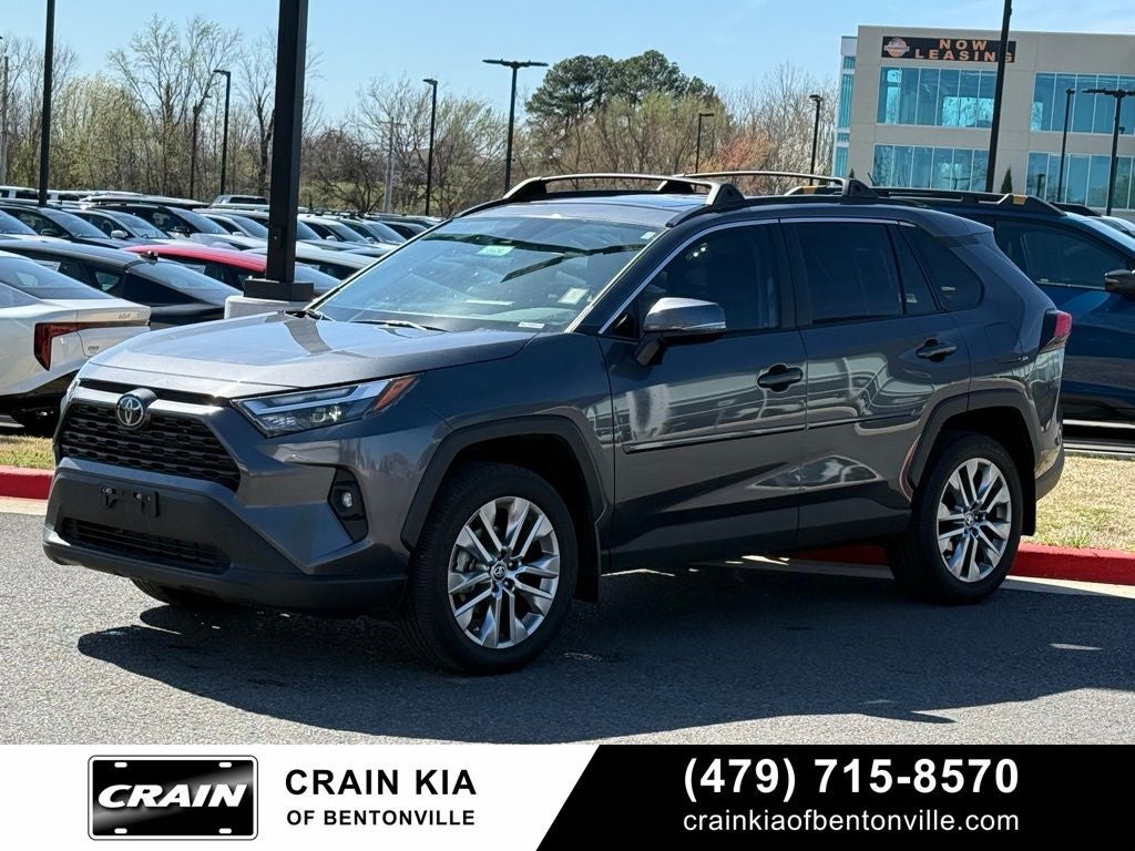 2024 Toyota RAV4 XLE Premium - SUNROOF / CLEAN CARFAX / ONE OWNER
