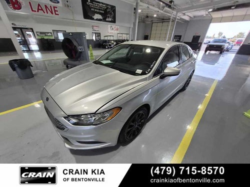 2017 Ford Fusion SE - CLEAN CARFAX