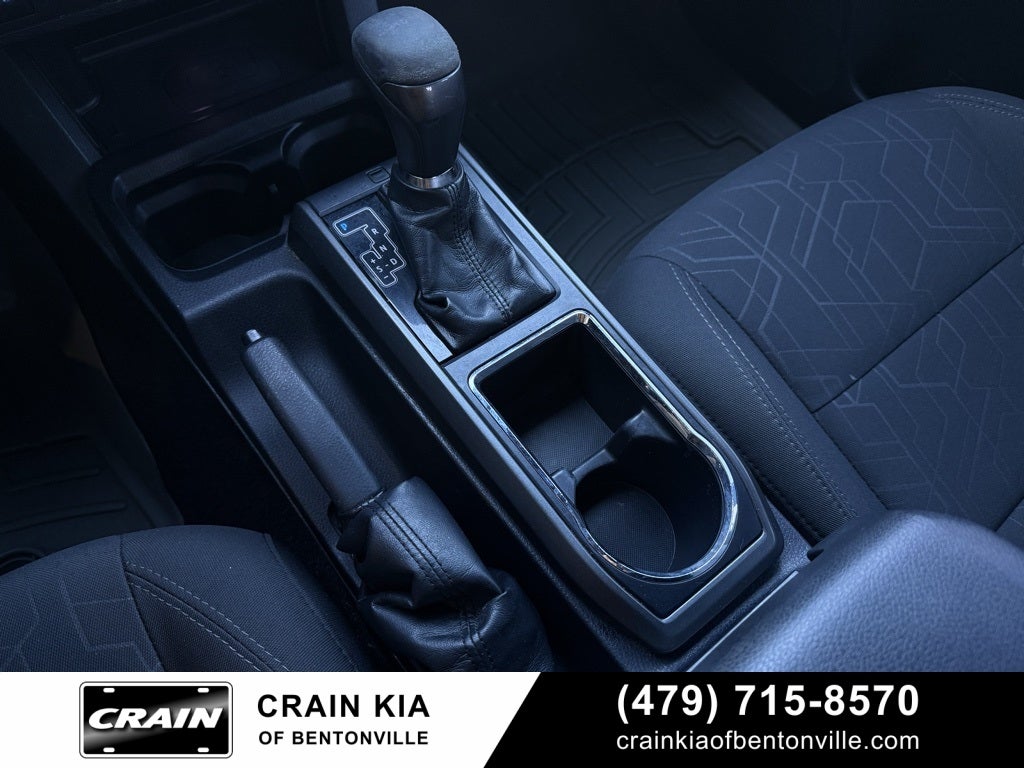 2017 Toyota Tacoma SR V6 - 4WD / LIFTED! / CLEAN CARFAX