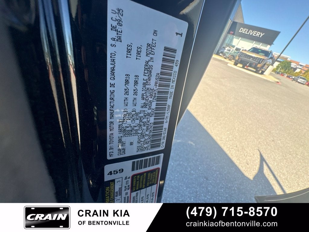 2025 Toyota Tacoma Hybrid Trailhunter - 4WD / CLEAN CARFAX / ONE OWNER