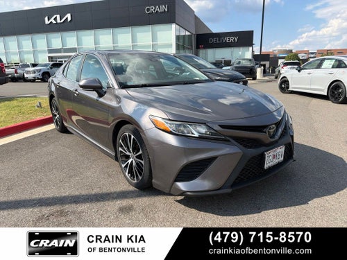 2019 Toyota Camry SE - SUNROOF / CLEAN CARFAX