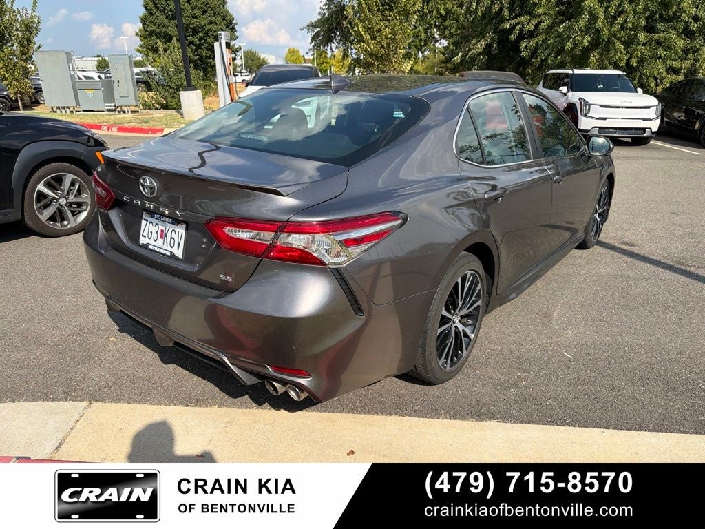 2019 Toyota Camry SE - SUNROOF / CLEAN CARFAX
