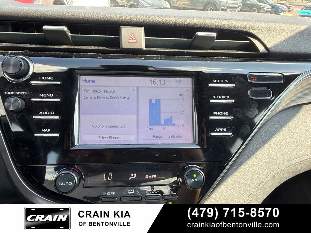2019 Toyota Camry SE - SUNROOF / CLEAN CARFAX