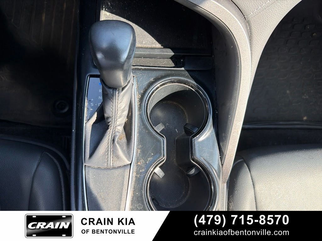 2019 Toyota Camry SE - SUNROOF / CLEAN CARFAX