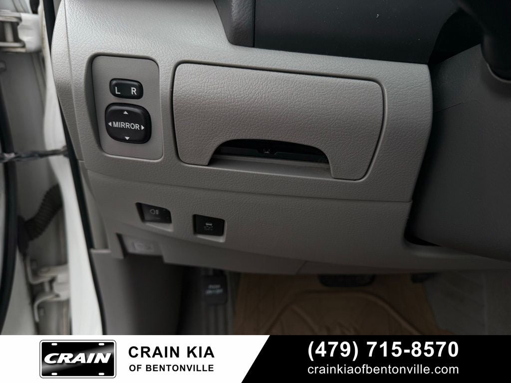 2011 Toyota Camry LE - LEATHER