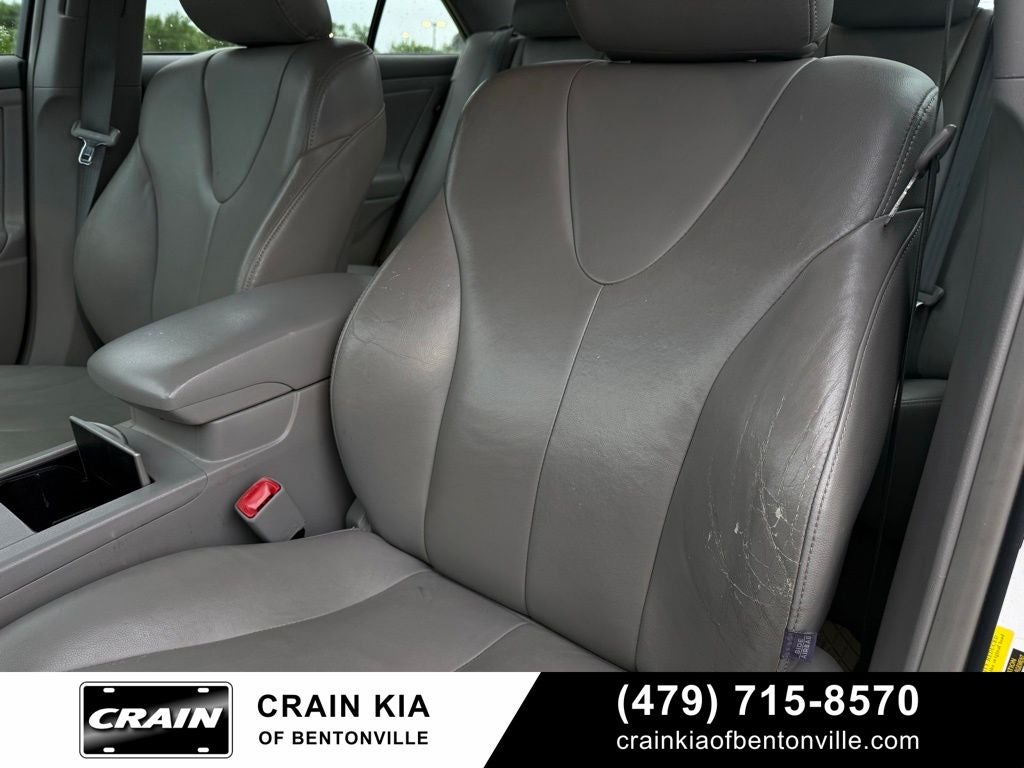 2011 Toyota Camry LE - LEATHER