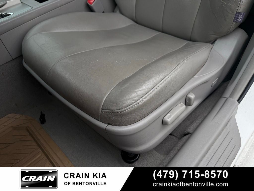 2011 Toyota Camry LE - LEATHER