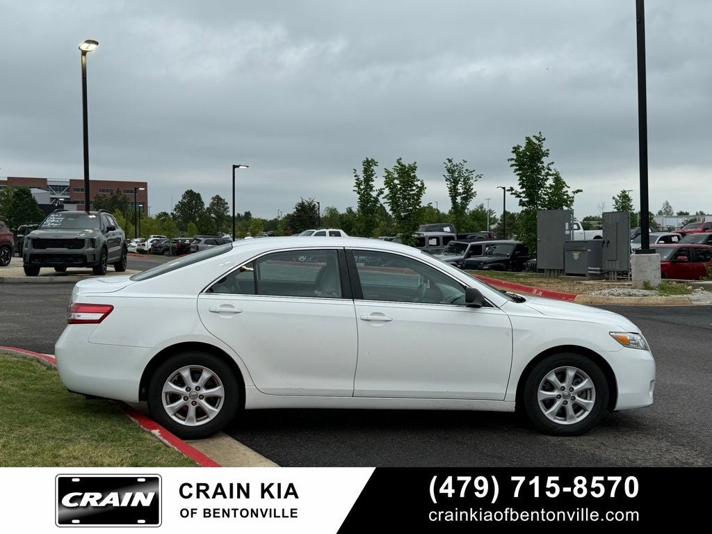 2011 Toyota Camry LE - LEATHER