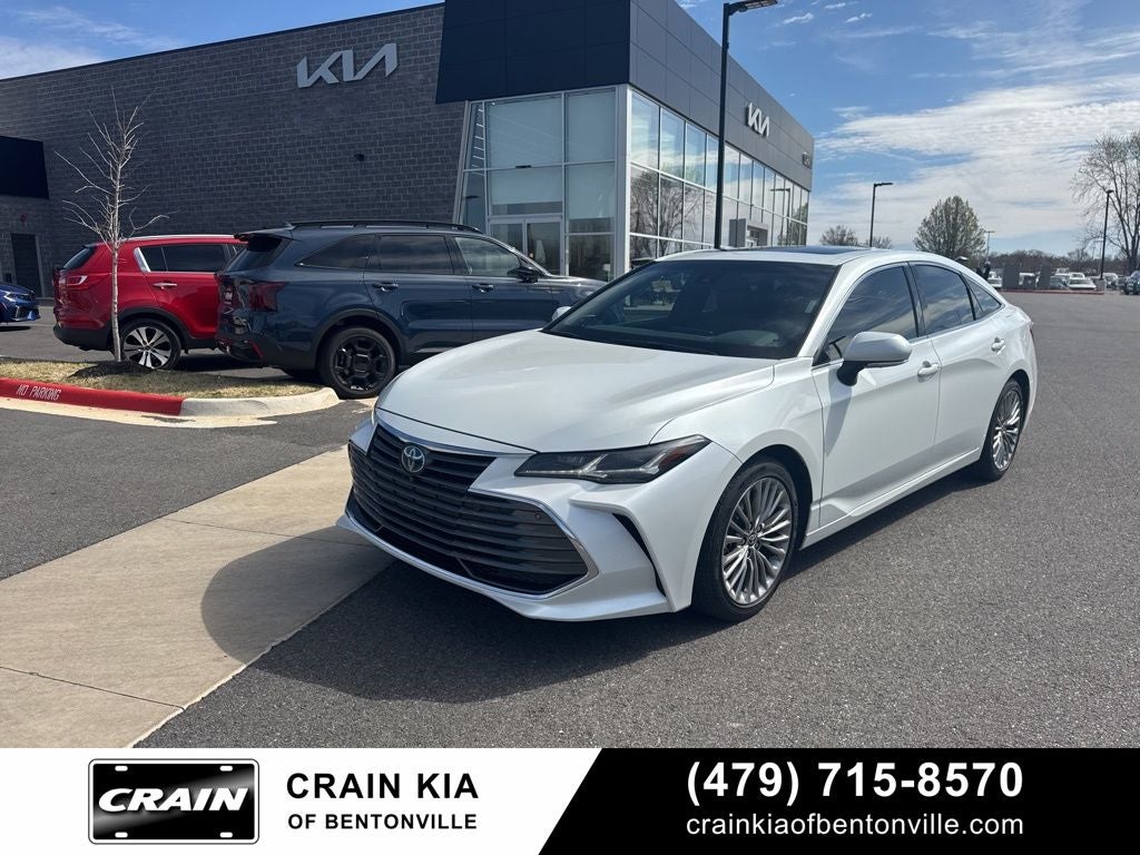 2022 Toyota Avalon Hybrid Limited - SUNROOF / CLEAN CARFAX