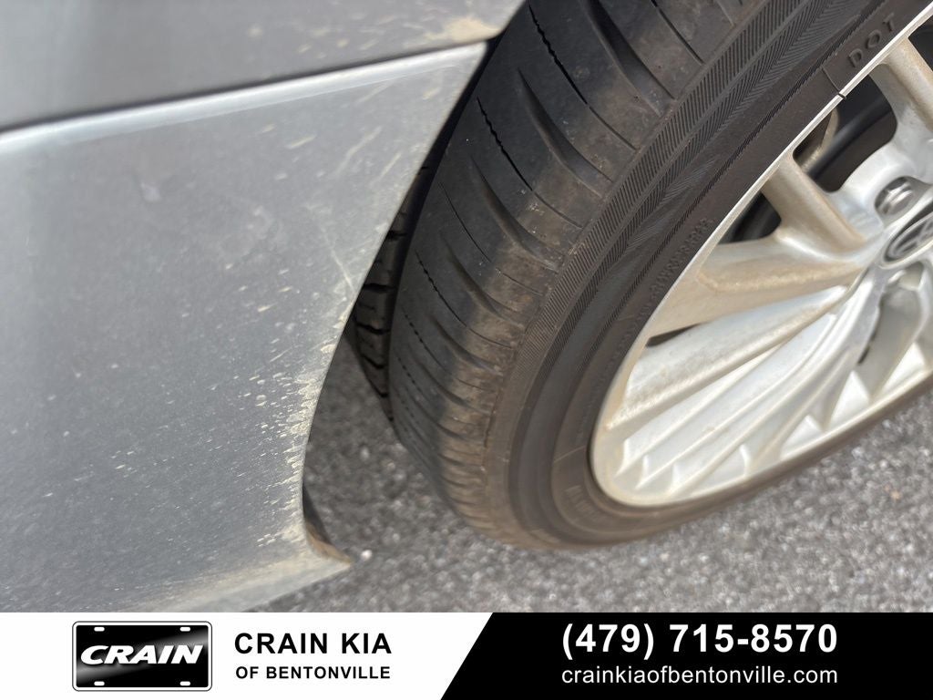 2020 Toyota Camry Hybrid XLE - HYBRID!