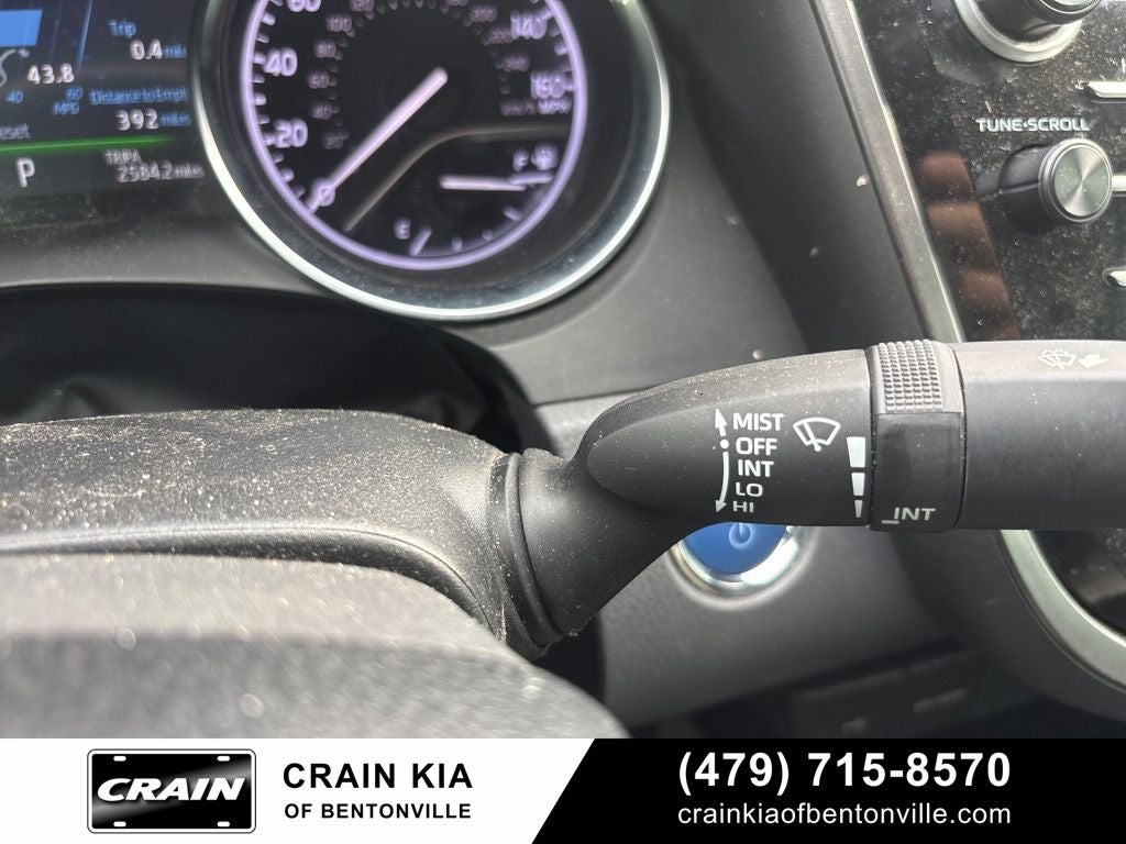 2020 Toyota Camry Hybrid XLE - HYBRID!