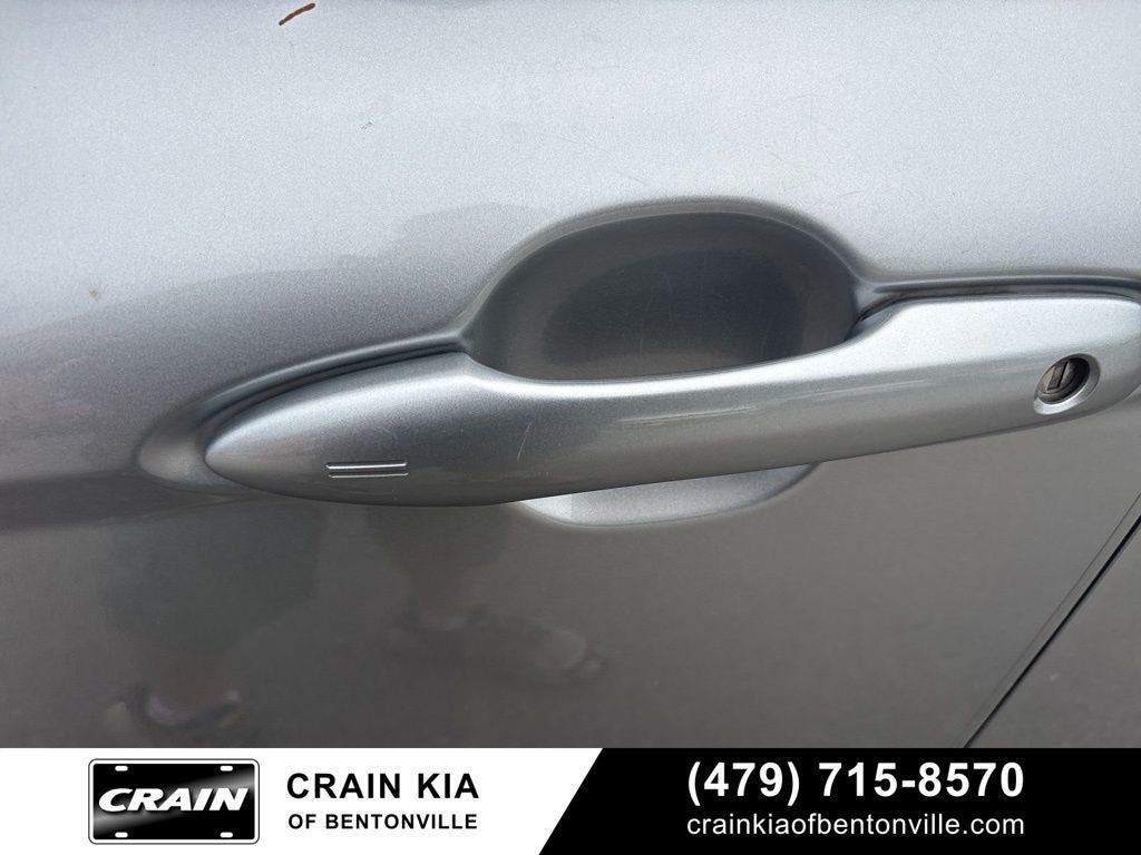 2020 Toyota Camry Hybrid XLE - HYBRID!