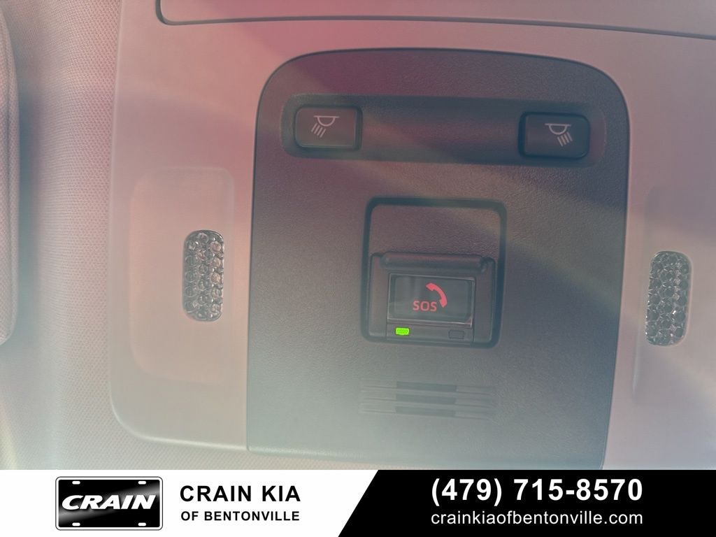 2022 Toyota Camry SE - CLEAN CARFAX / ONE OWNER