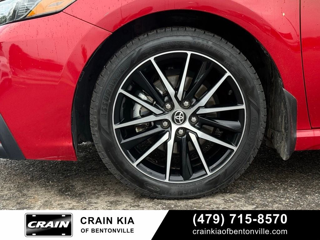 2023 Toyota Camry SE - CLEAN CARFAX / ONE OWNER
