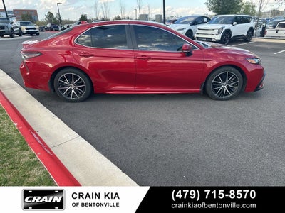 2023 Toyota Camry SE - CLEAN CARFAX / ONE OWNER