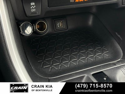 2025 Toyota RAV4 Hybrid XLE - AWD / CLEAN CARFAX / ONE OWNER