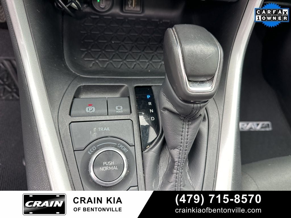 2024 Toyota RAV4 Hybrid SE - AWD / SUNROOF / CLEAN CARFAX / ONE OWNER