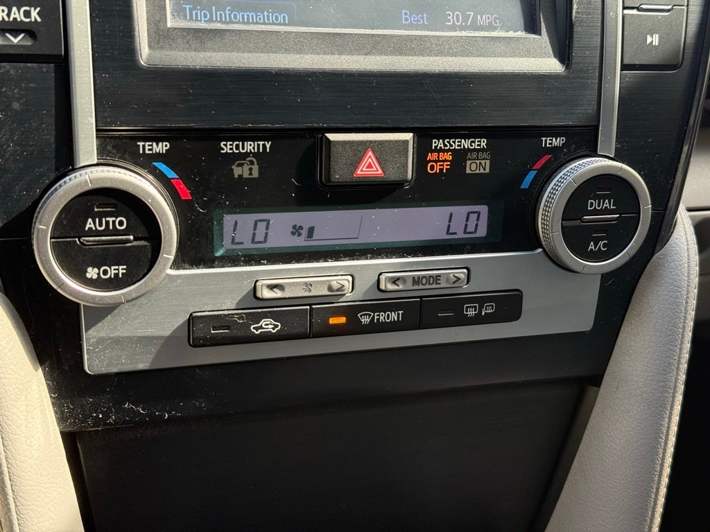 2014 Toyota Camry XLE - SUNROOF