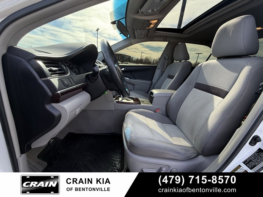 2014 Toyota Camry XLE - SUNROOF