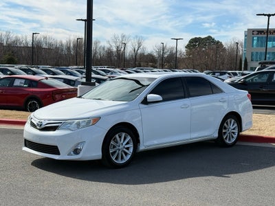 2014 Toyota Camry XLE - SUNROOF