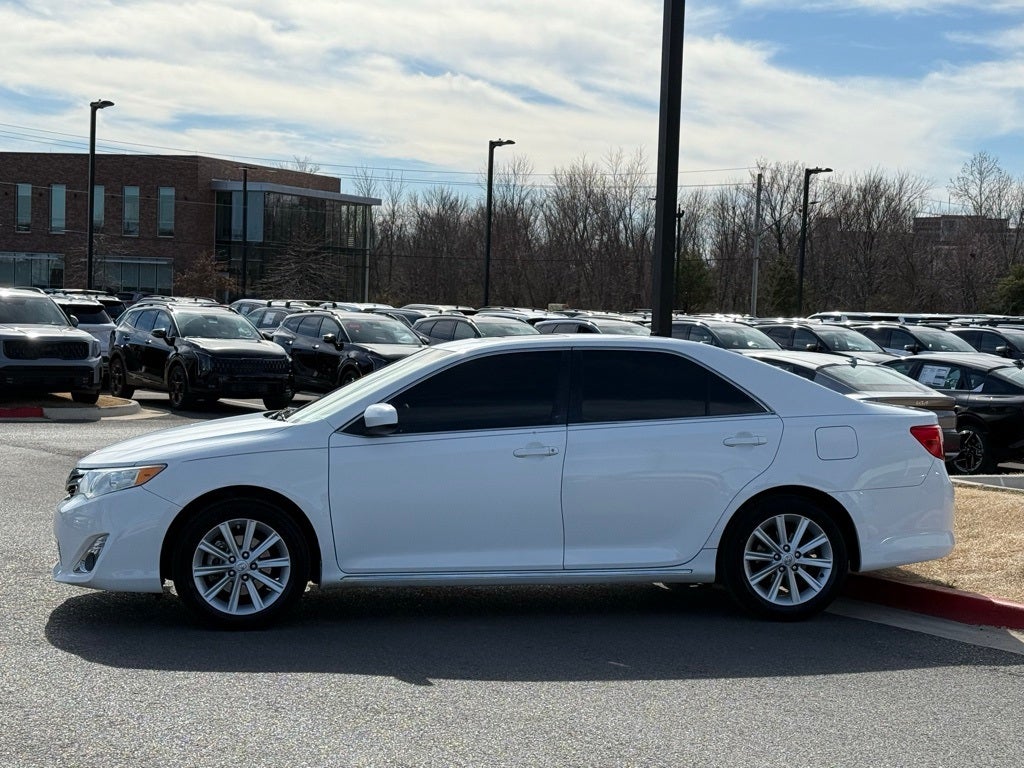 2014 Toyota Camry XLE - SUNROOF