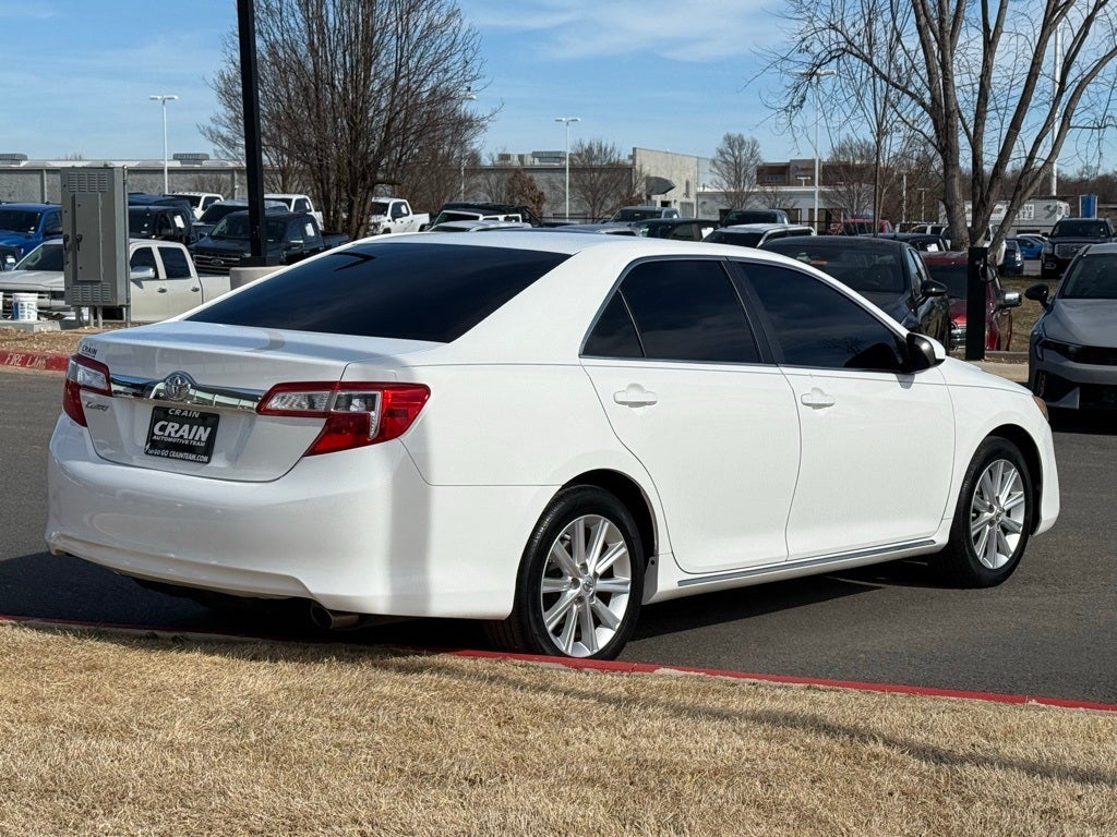 2014 Toyota Camry XLE - SUNROOF