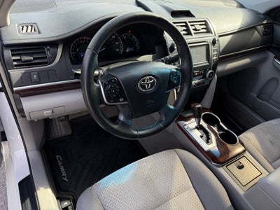 2014 Toyota Camry XLE - SUNROOF