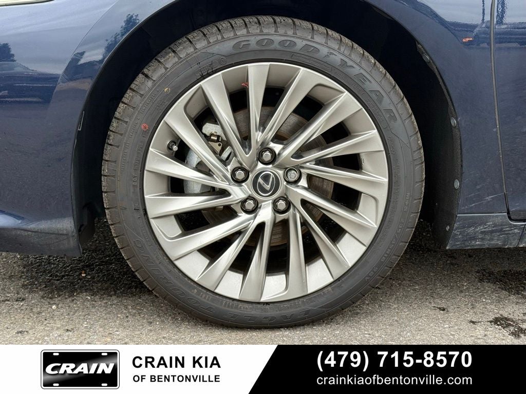 2023 Lexus ES 300h Luxury - CARFAX ONE OWNER