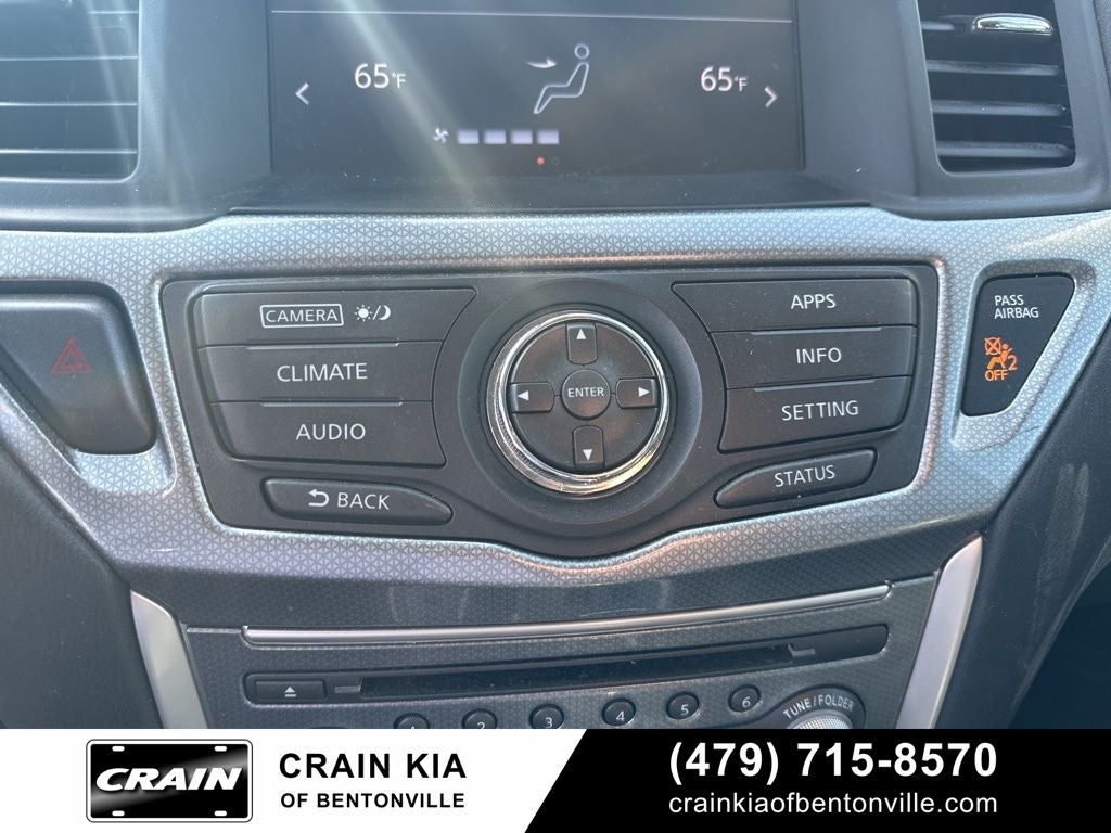 2017 Nissan Pathfinder SL - 4WD / LEATHER