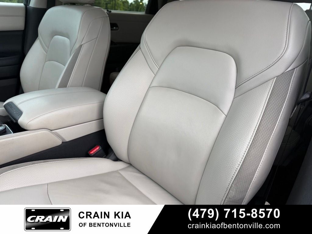 2022 Nissan Pathfinder SL - 4WD / CLEAN CARFAX