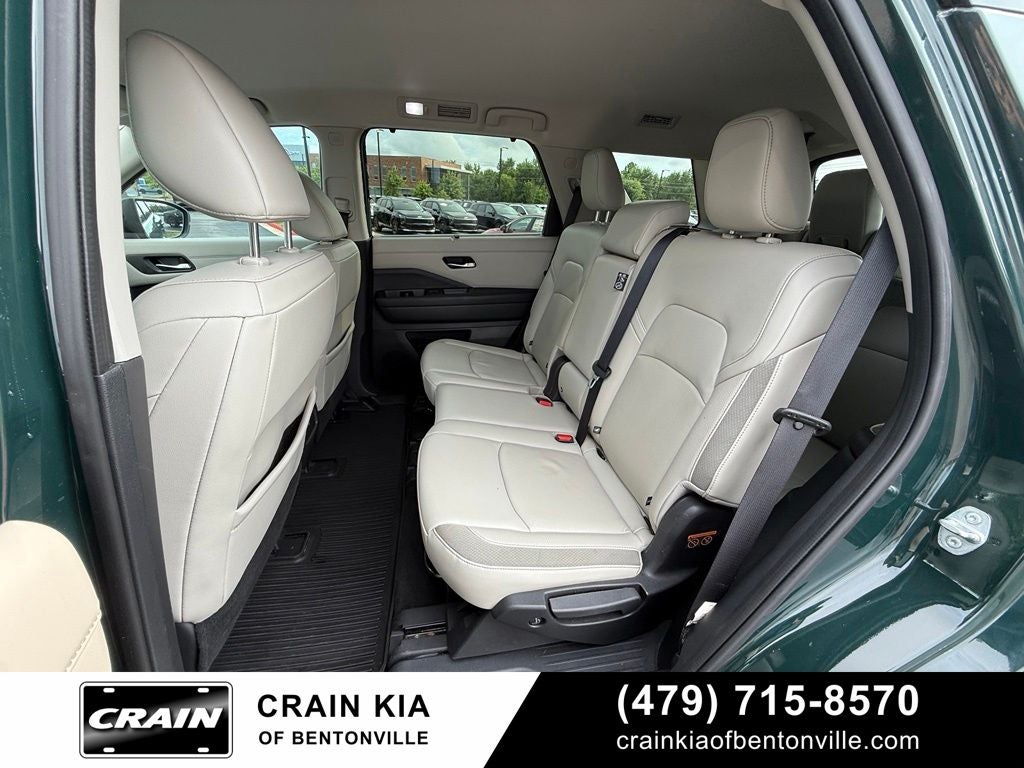 2022 Nissan Pathfinder SL - 4WD / CLEAN CARFAX