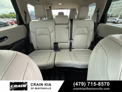 2022 Nissan Pathfinder SL - 4WD / CLEAN CARFAX