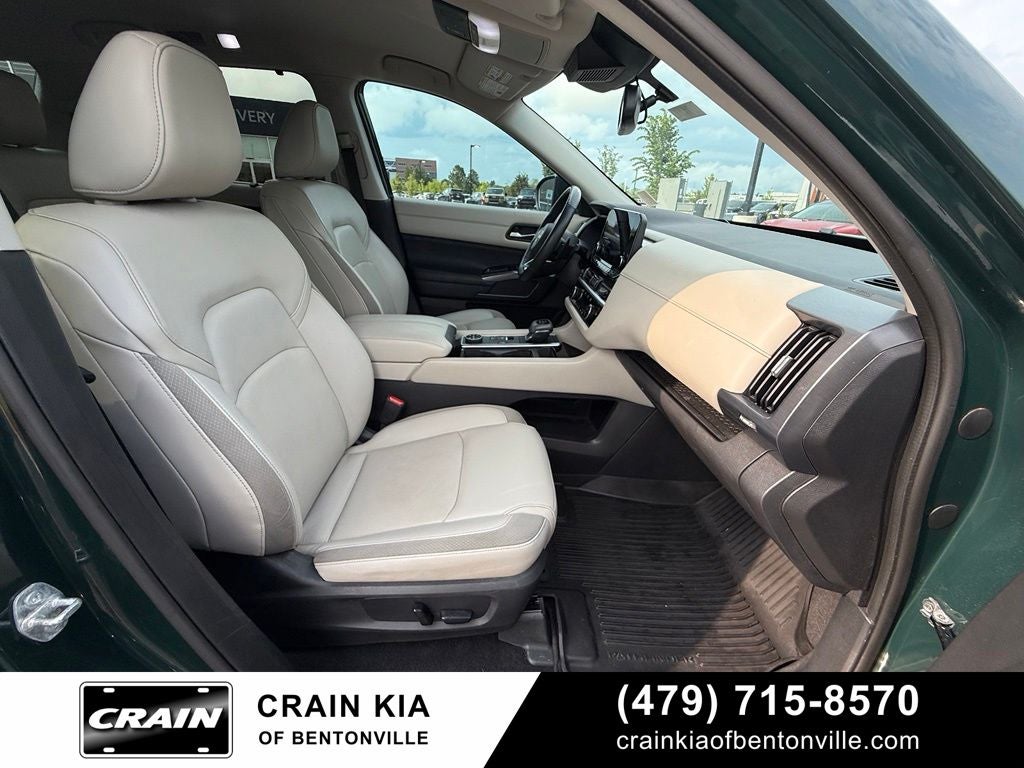 2022 Nissan Pathfinder SL - 4WD / CLEAN CARFAX