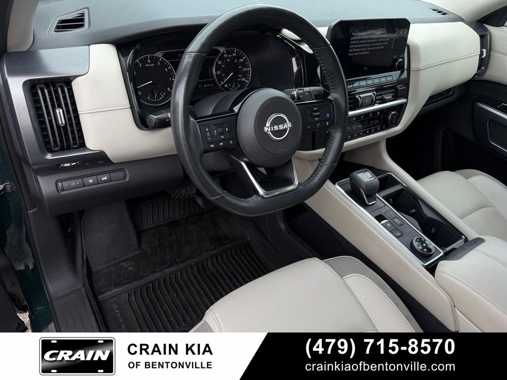 2022 Nissan Pathfinder SL - 4WD / CLEAN CARFAX