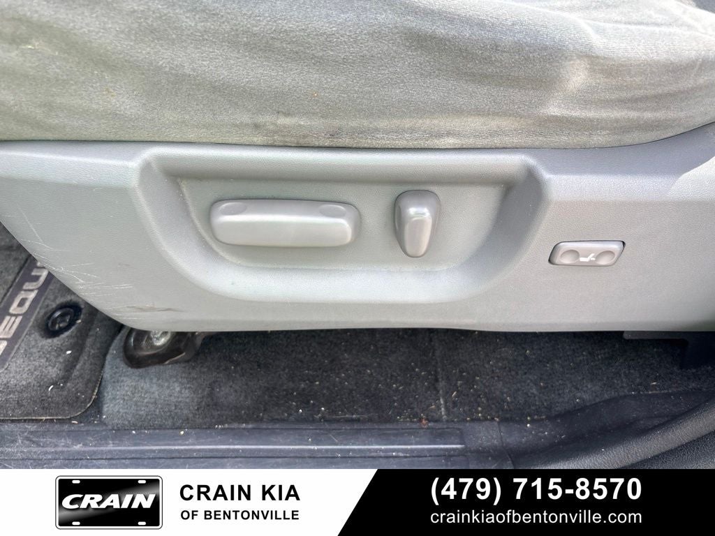 2018 Toyota Sequoia SR5 5.7L V8 - 4WD / SUNROOF