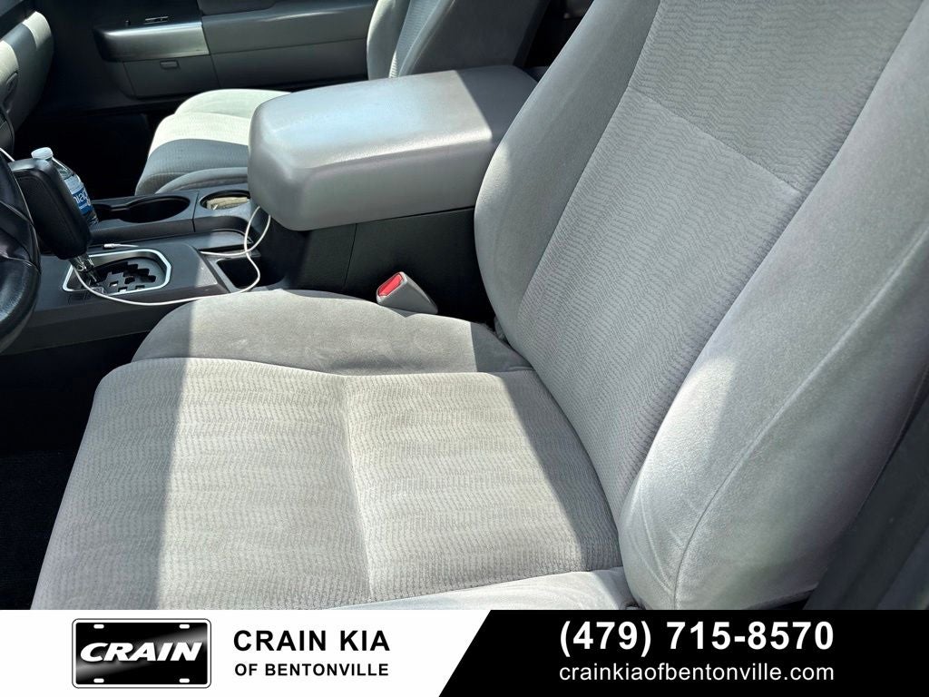 2018 Toyota Sequoia SR5 5.7L V8 - 4WD / SUNROOF